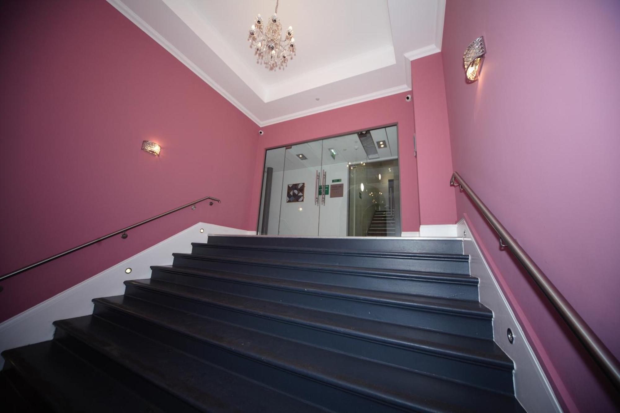 Premier Apartments Брадфорт Екстериор снимка